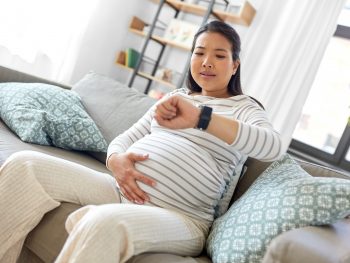pregnant-woman-doing-early-labor-at-home