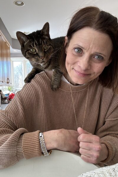 Lisa_Lederer_and_cat